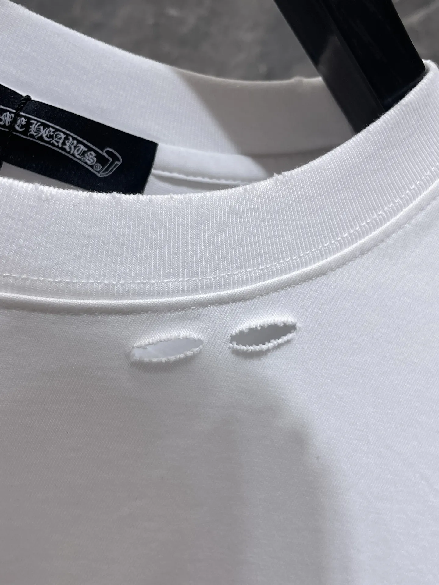 P180 New Chrome Hearts 25ss for summer, washed style, high gram weight, environmentally friendly high-quality top-grade fabric, 280g Crow Horseshoe Contrast Color Patch Short Sleeves, heavy-duty pure hand-cut patch embroidery process, counter synchronization, replica version 1:1, recommended color: black, white, size: S, M, L, XL